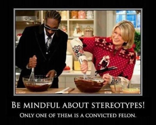 Illustration for article titled Snoop Dogg Gave Martha Stewart a Contact High at the Bieber Roast